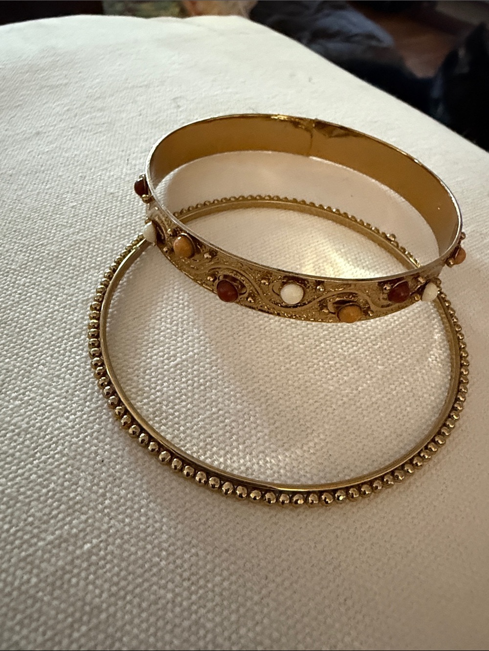 Gold-Tone Decorative Bangle Bracelet Set with Multicolor Stones